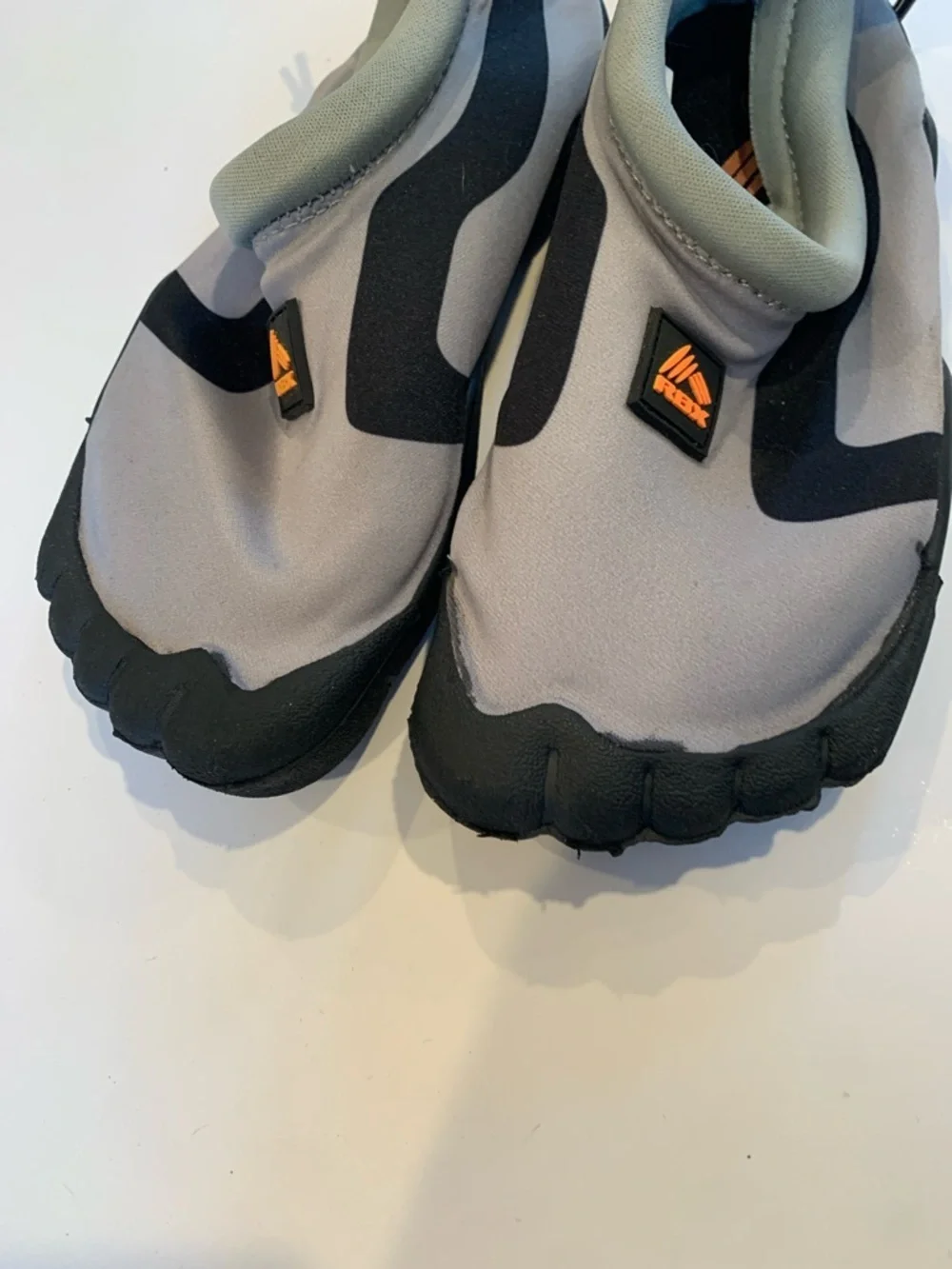 RBX Boys Youth Size 12/12 Gray and Black Five-Finger Toe Water Shoes